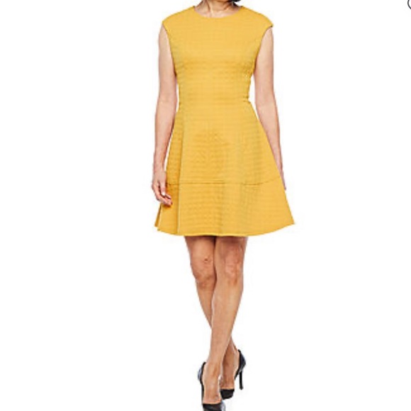 Liz Claiborne Short Sleeve Plaid Fit & Flare Dress, 12 , Yellow Liz Claiborne Short Sleeve Plaid Fit & Flare Dress, 12 , Yellow